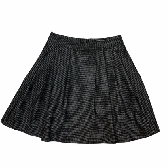 Banana Republic Dresses & Skirts - Banana Republic Factory Houndstooth A-Line Skirt